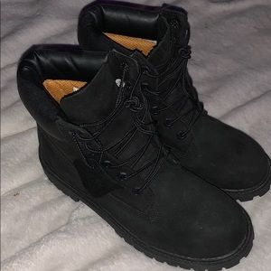 Black timberland boots